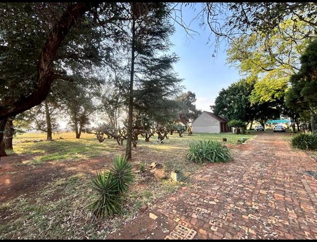 FARM FOR SALE IN VISCHKUIL